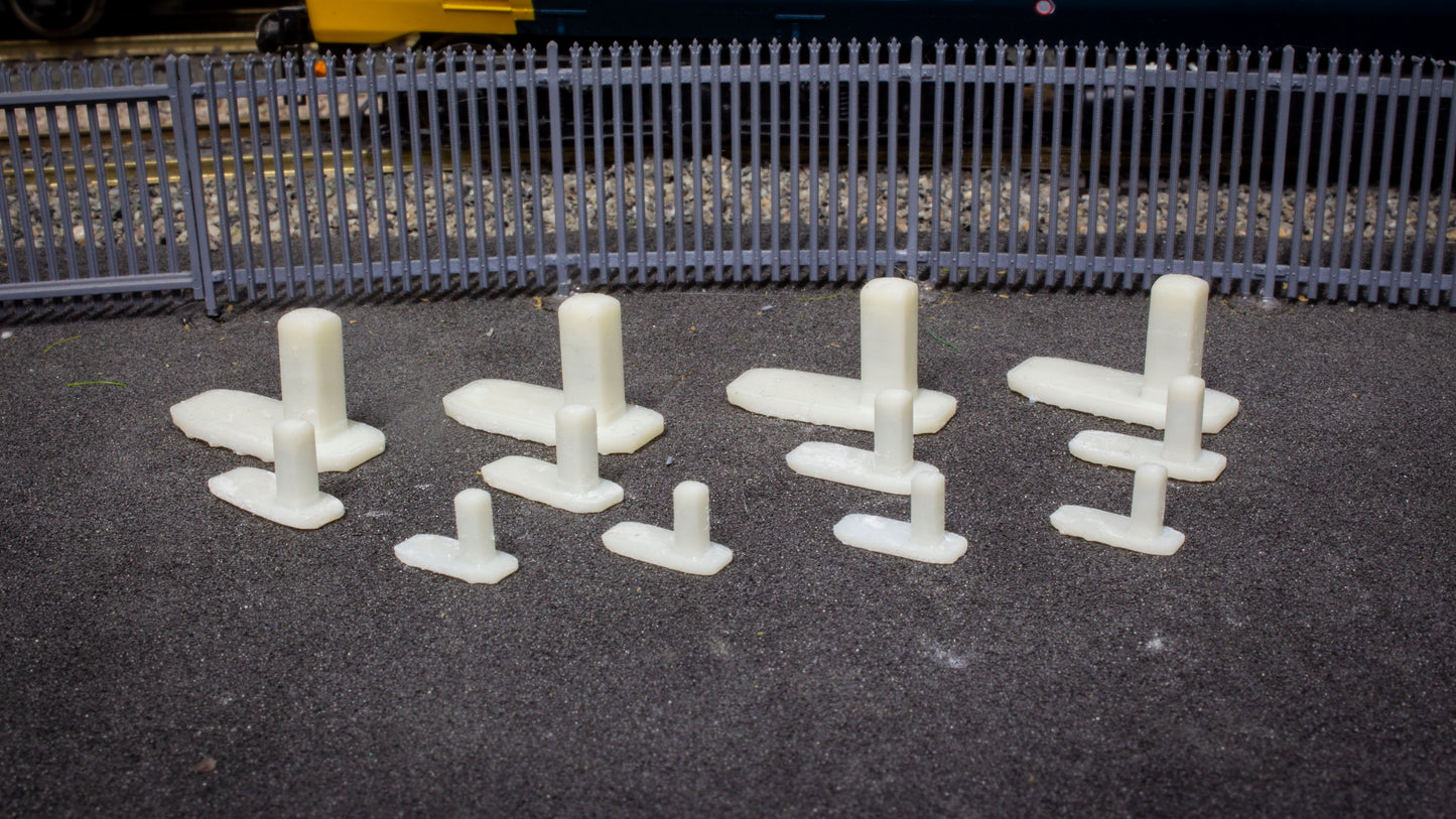 OO, TT & N Gauge Keep Left Road Island Bollards