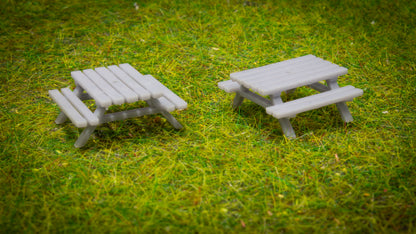 OO Garden / Pub picnic table and Brolly's