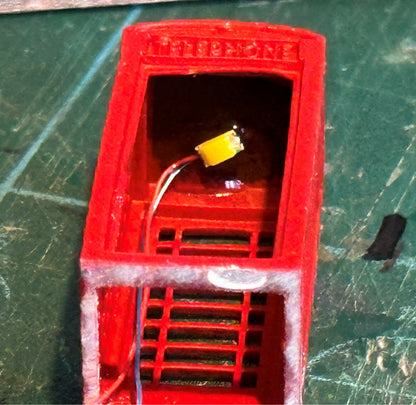 OO Gauge Traditional Phone Box with LED lighting