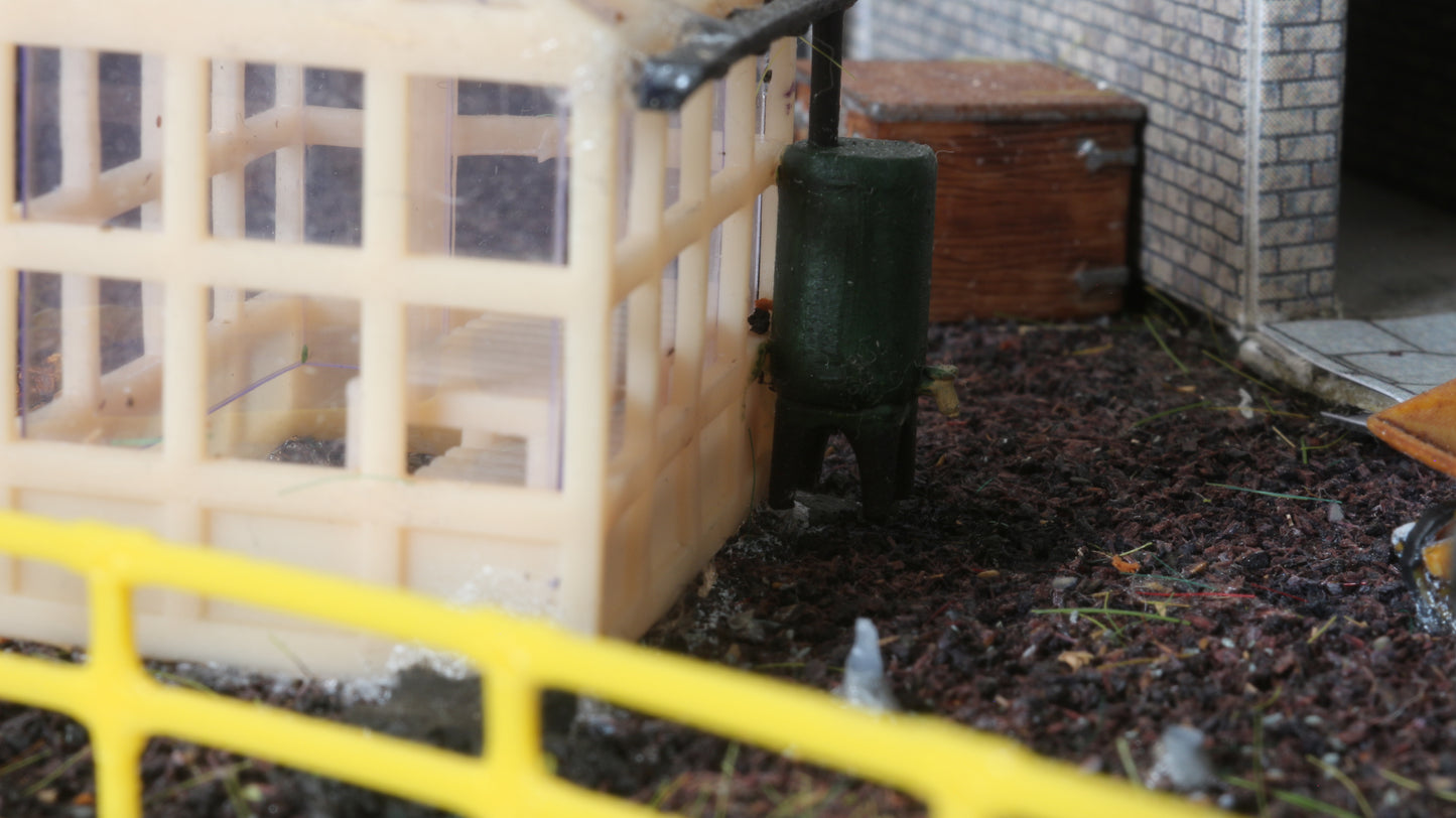 OO Gauge Garden Water Butts